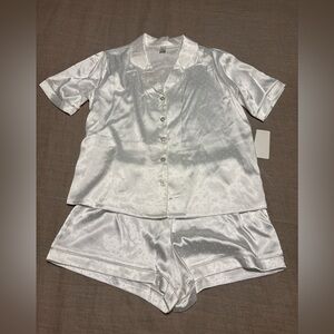 NWT FLORA PAJAMA SET